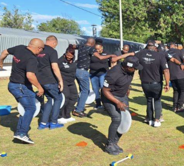 Pass it on — team activity in Mauritius